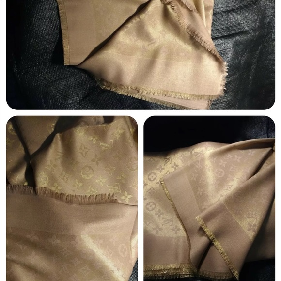 Auth. Vuitton Châle Monogram Beige & Gold Shawl in Metallic Lurex Silk Jacquard - Picture 8 of 9